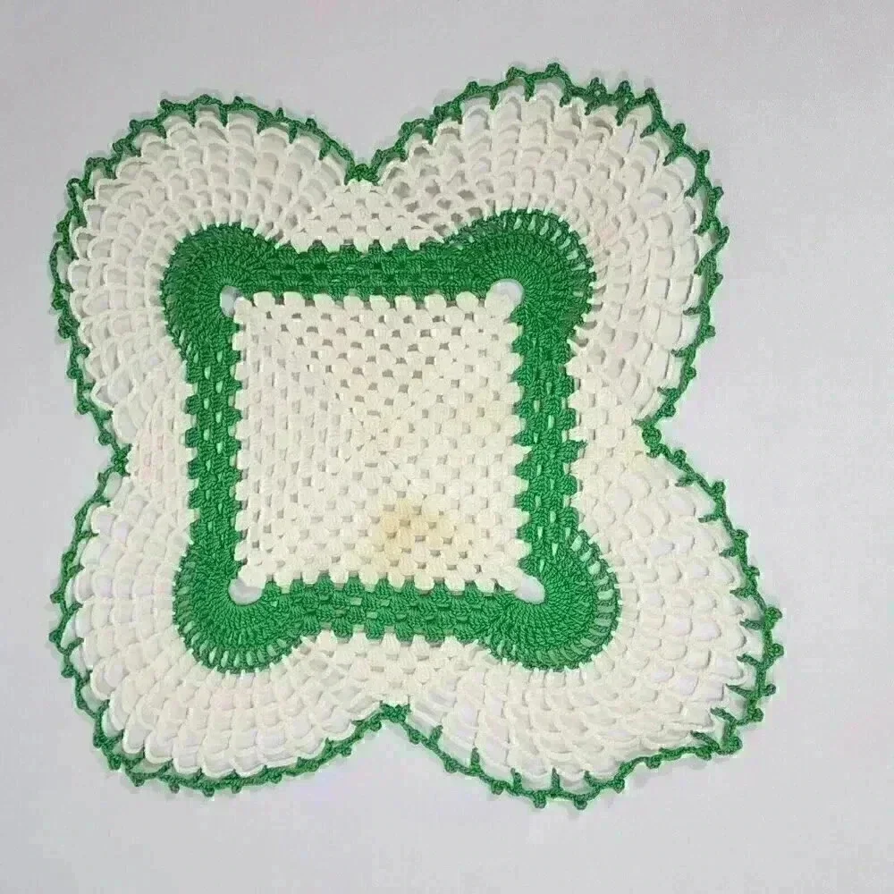 Vtg Set 4 Doilies Hand Crocheted Knitted Linen Apple Green‎ Scalloped Kitsch